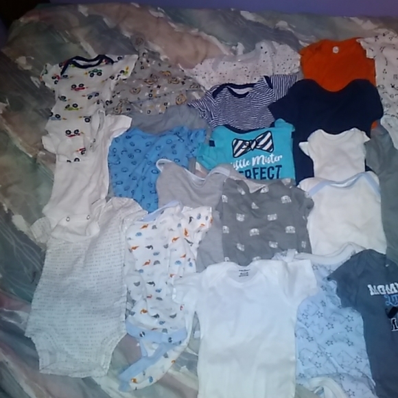 Baby clothes i cant pay for the shipping sorry - Picture 5 of 8